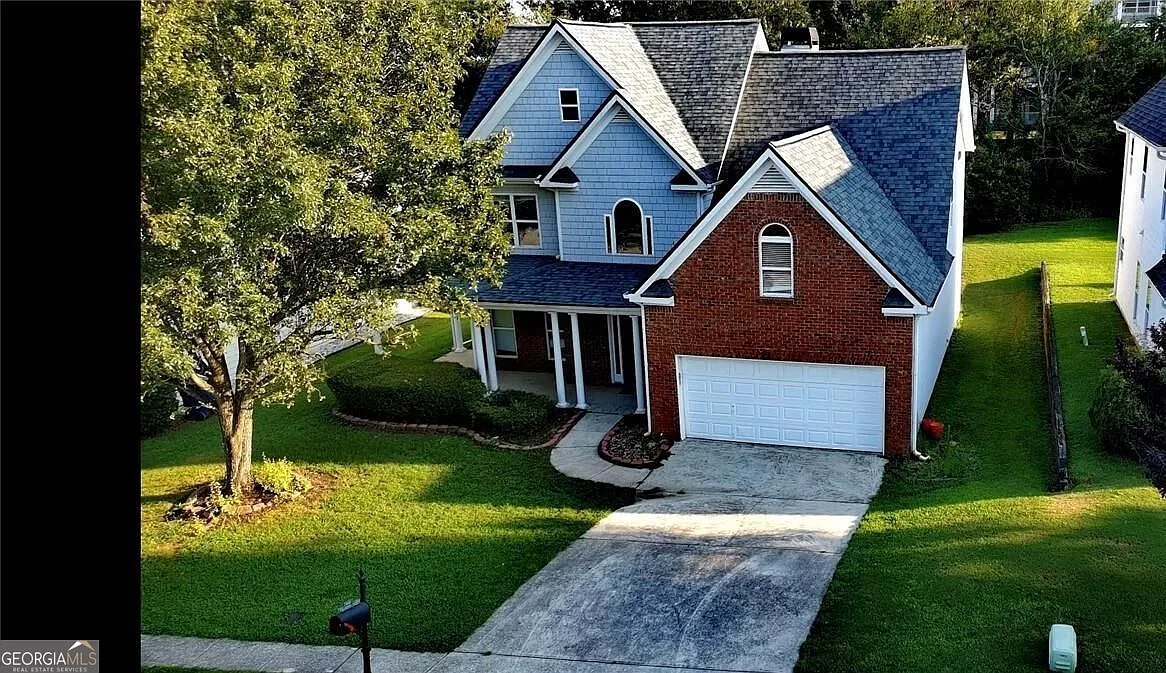 4 bed, 2.5 bath, $2,300 — Photo 1