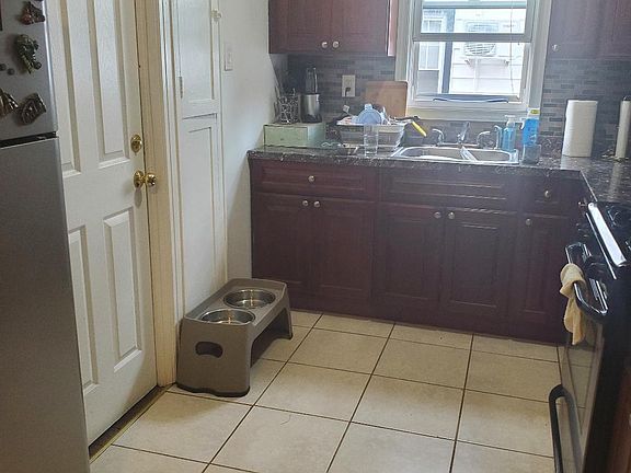 5th image of 468 Hoyt Ave Floor 1