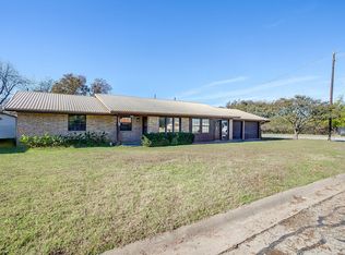 1911 Joslin St, Cleburne, TX 76033