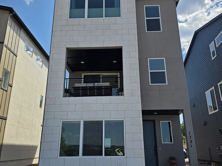 1731 Keystone Crest Ln — Photo 1