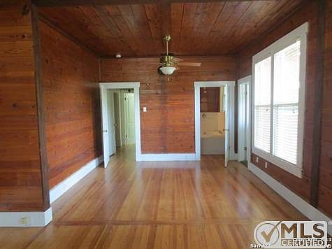 4th image of 206 W Hosack St