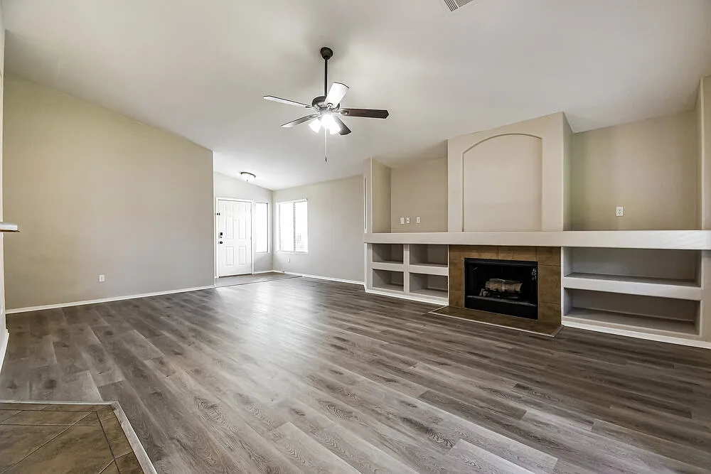 3 bed, 2.0 bath, 1674 sqft, $2,885 — Photo 4