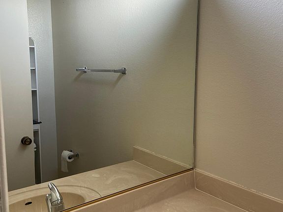 3rd image of 339 W Lexington Dr #B5