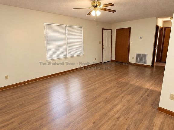 2nd image of 6923 Wright Rd APT 2