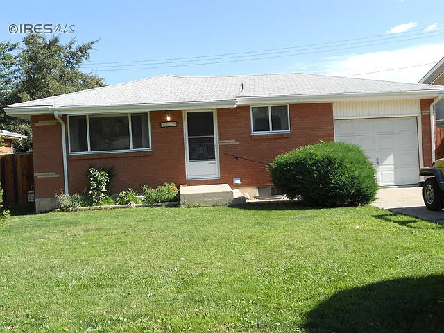 1129 Gard Pl — Photo 2