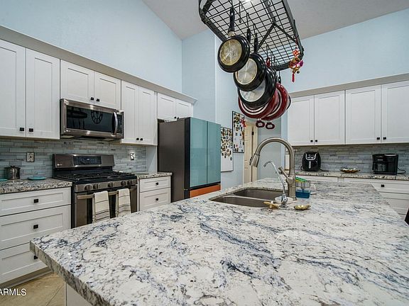 5th image of 3014 S Abbey Cir