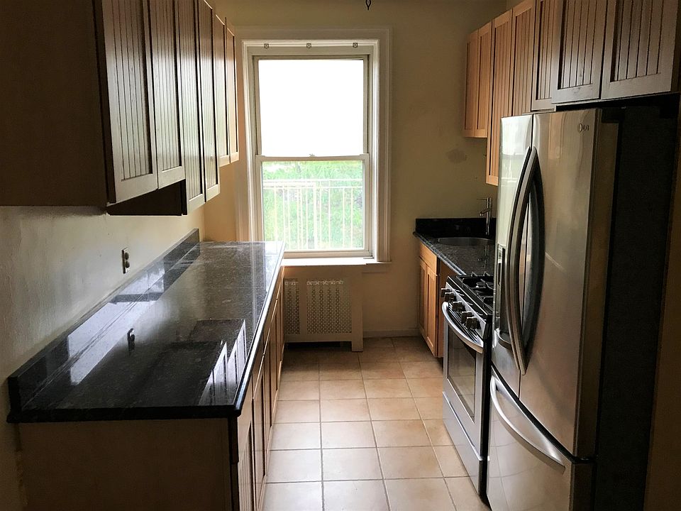 1st image of 1430 Midland Ave APT 5B