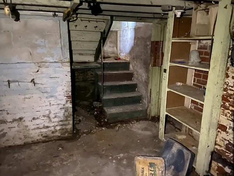 115 N Cherry St — Photo 24