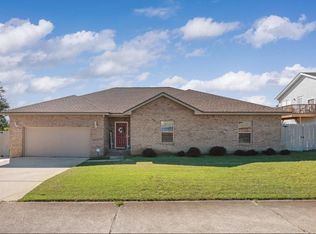 430 Bay Oaks Dr, Mary Esther, FL 32569