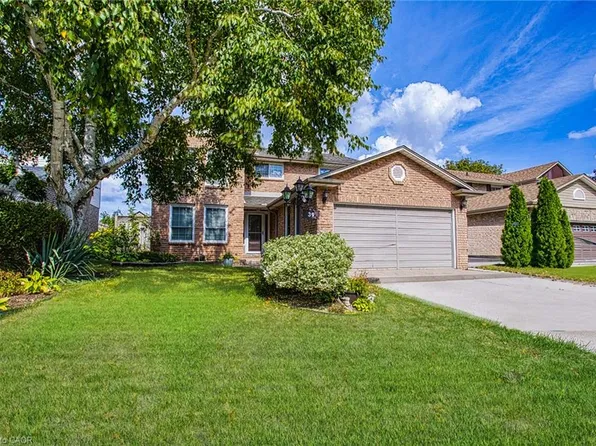 39 Ainsworth St, Hamilton, ON L8J 1T2