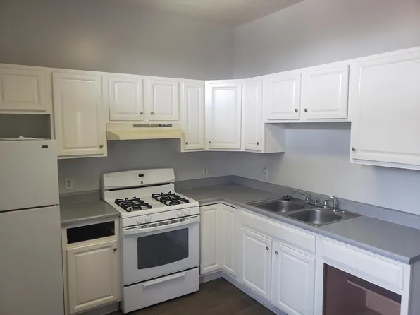 917 W 3rd St #2, Davenport, IA 52802