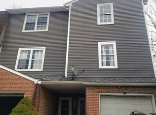 24 Hampton Gate Dr #B, Sicklerville, NJ 08081