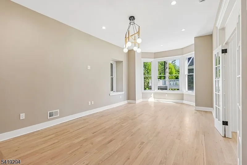 3 bed, 2.0 bath, $5,500 — Photo 4