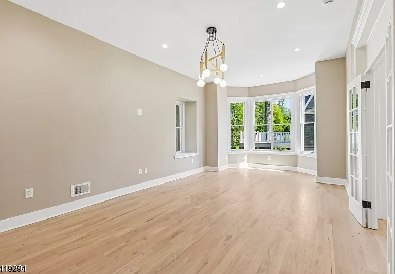 49 Park Ave #1 — Photo 4
