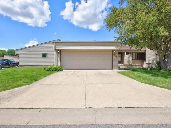 1026 Prairie Meadow Ct, Waterloo, IA 50701