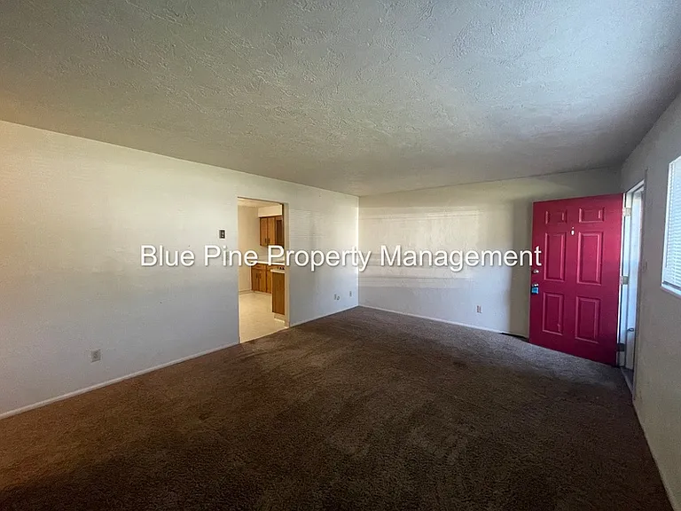 1680 Calkins Ave #3 — Photo 4