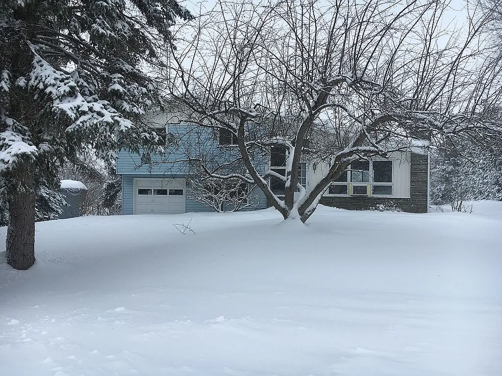 7135 High St photo 1