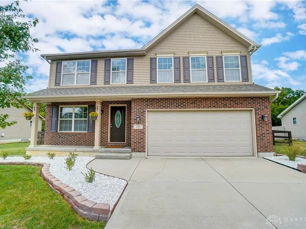 228 Auburn Meadows Ct, Carlisle, OH 45005