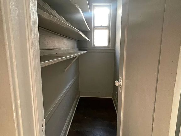 5th image of 417 Leslie St #1R