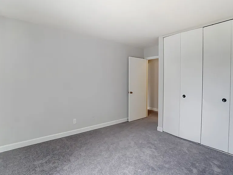 Candlelite Apartments — Photo 58