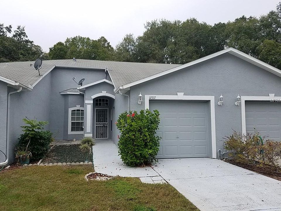 1st image of 12537 Hollybrook Ln