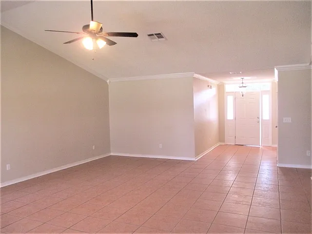3156 Peppertree Dr — Photo 5