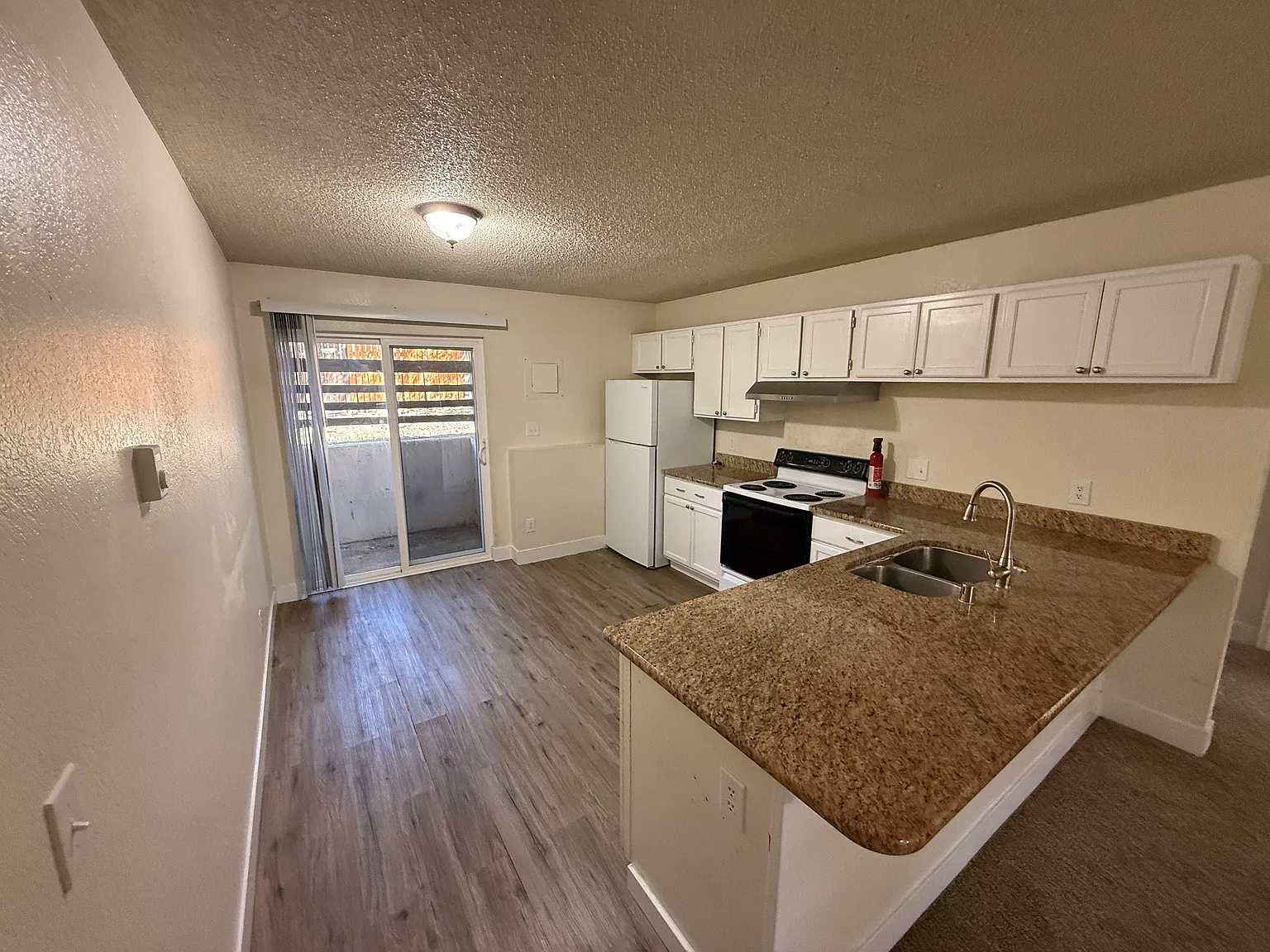 2 bed, 750 sqft, $1,375 — Photo 3