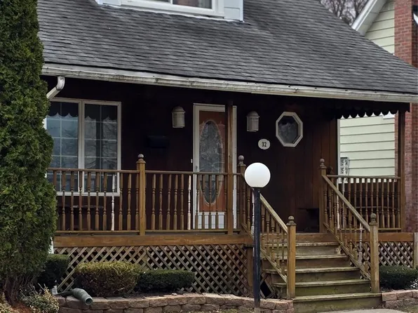 32 Gibbs St, Mount Clemens, MI 48043