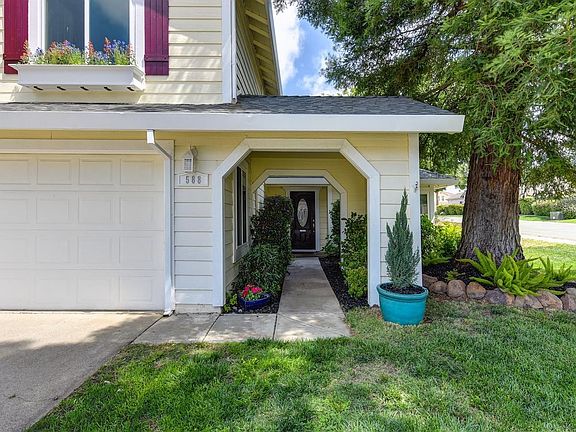 3rd image of 588 Hovey Way