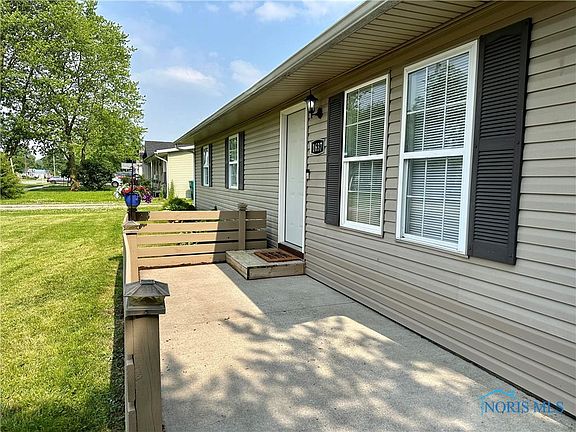 3rd image of 1637 Payne Ave