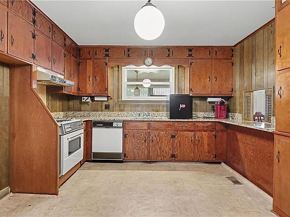 5th image of 876 Brooklyn Avenue Ext