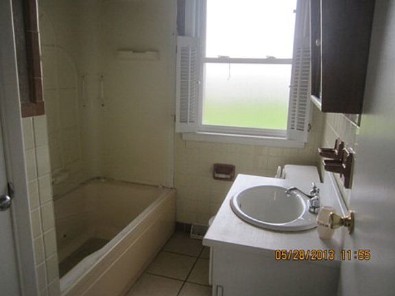 3rd image of 5040 Meadowlark Dr