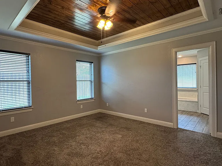 205 Meadow Ln — Photo 9