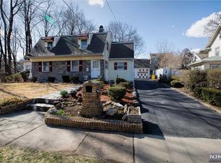 1068 Alicia Ave, Teaneck, NJ 07666
