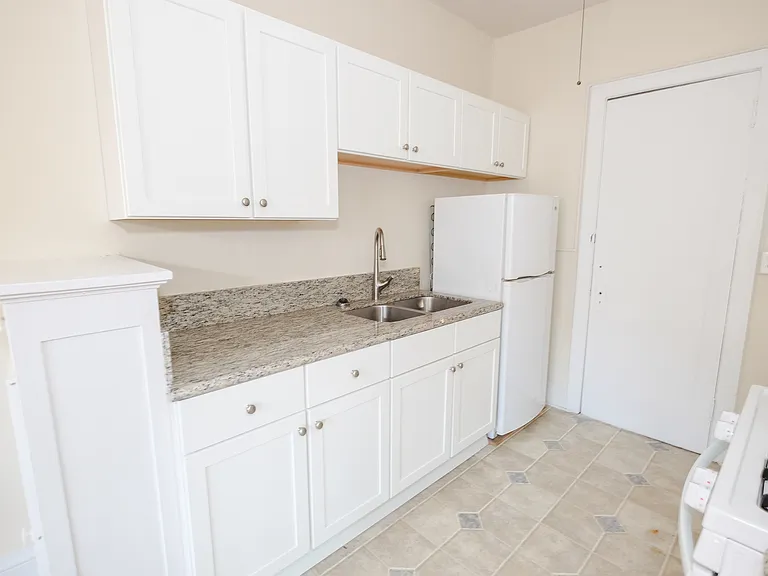 James Apartments | 2886 — Photo 7