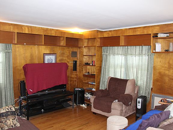 3rd image of 2725 Hawthorne St