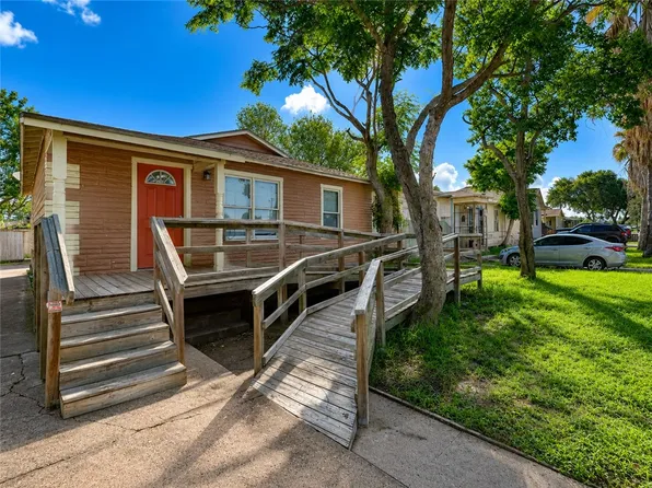 1714 Islla Dr, Corpus Christi, TX 78416