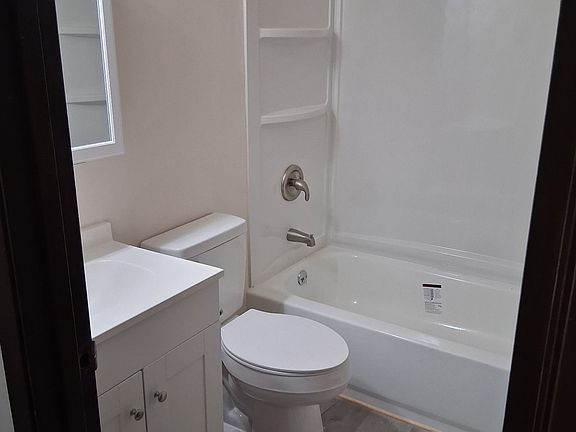 3rd image of 402 E King Ave #10
