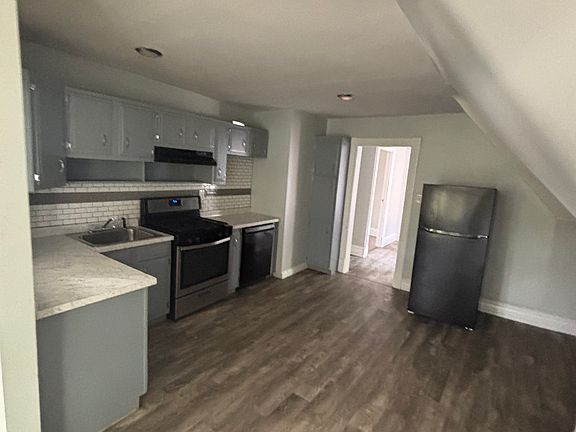 2nd image of 547 W Ferry St #5