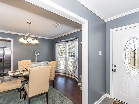4th image of 651 Carol Villa Dr