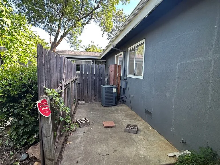 54 Grand Avenue — Photo 31