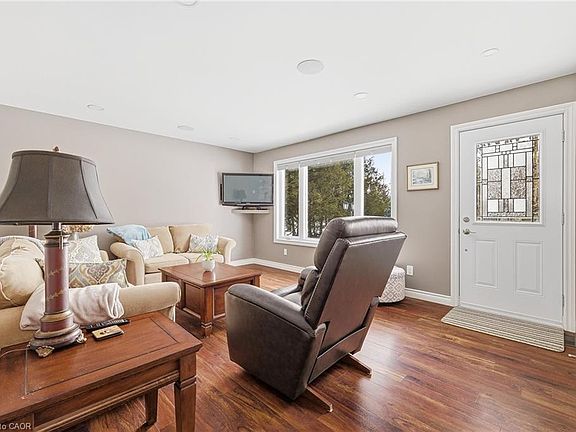 3rd image of 7315 Side Road 15