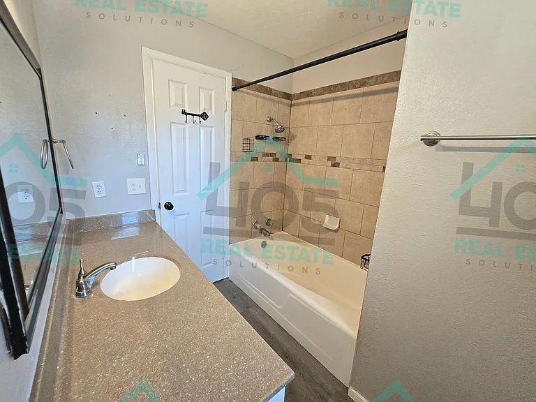 3606 Oakhurst Dr — Photo 17