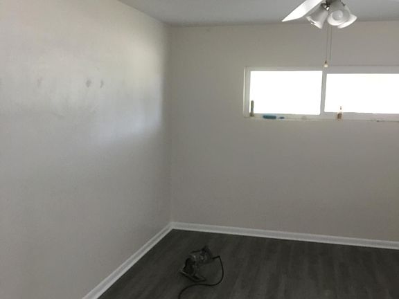 LARGE MASTER BEDROOM