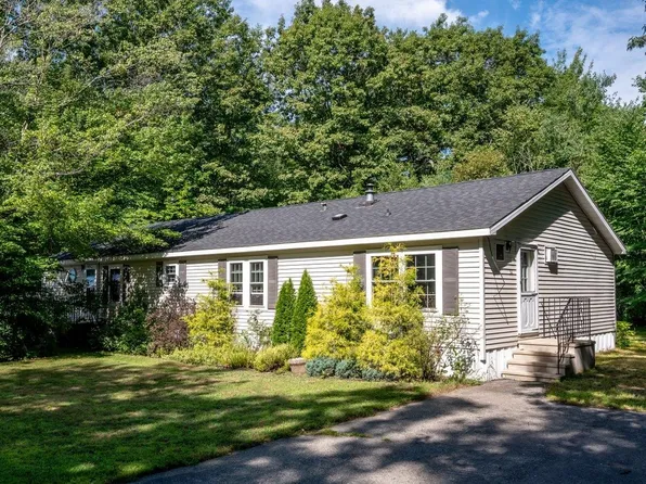 32 Hawaii Lane, Rochester, NH 03867