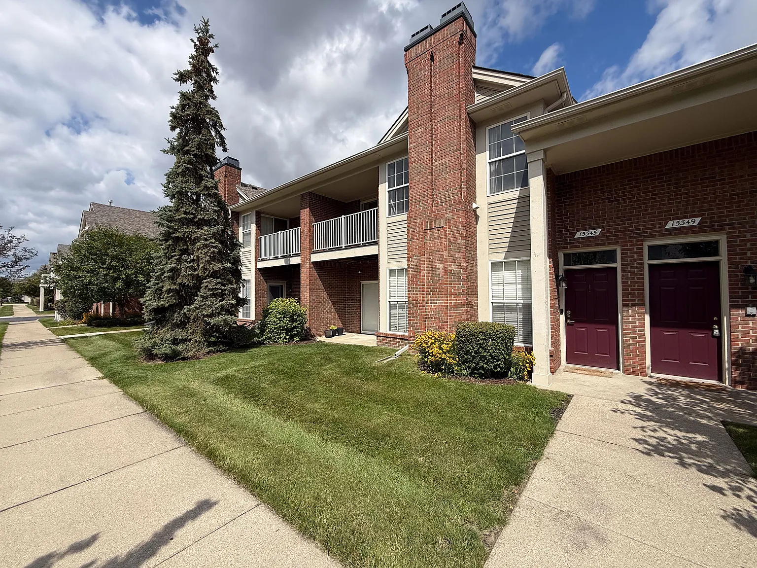 2 bed, 1400 sqft, $1,900 — Photo 2