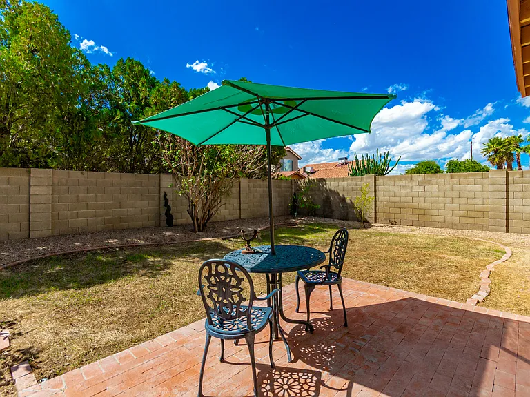 3223 E Poinsettia Dr — Photo 33
