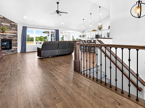 5th image of 578 Pauls Pl