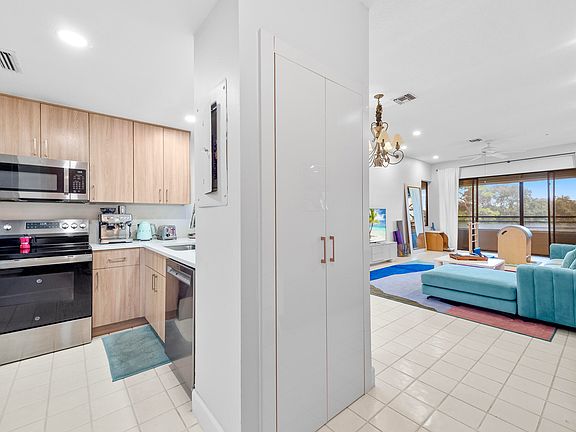 4th image of 7460 La Paz Boulevard #304