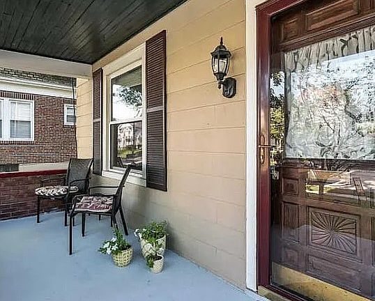2nd image of 3876 Isabella Ave